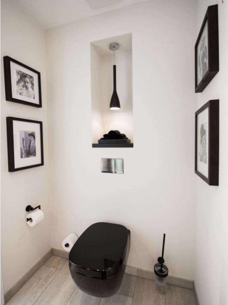 toilette suspendu noir-decoration-wc-carrelage-imitation-bois