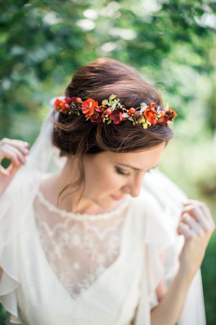 chignon-mariage-style-rustique-couronne-fleurs