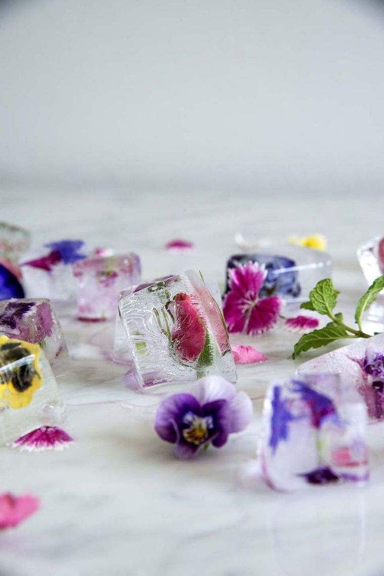idee-deco-st-sylvestre-reveillon-fleurs-glacees