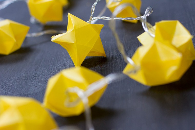 idee-guirlande-lumineuse-origami-diy