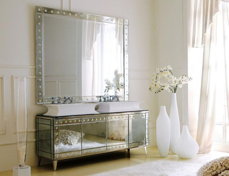 salle-de-bain-chic-style-glamour-meuble-miroir-idees