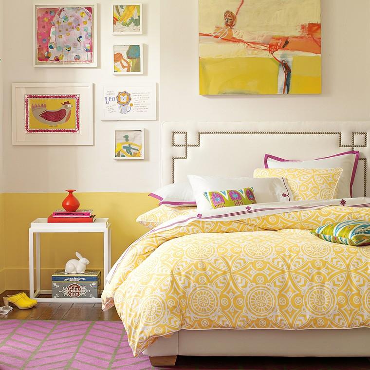 déco chambre jaune mur tableau cadre lit tête de lit