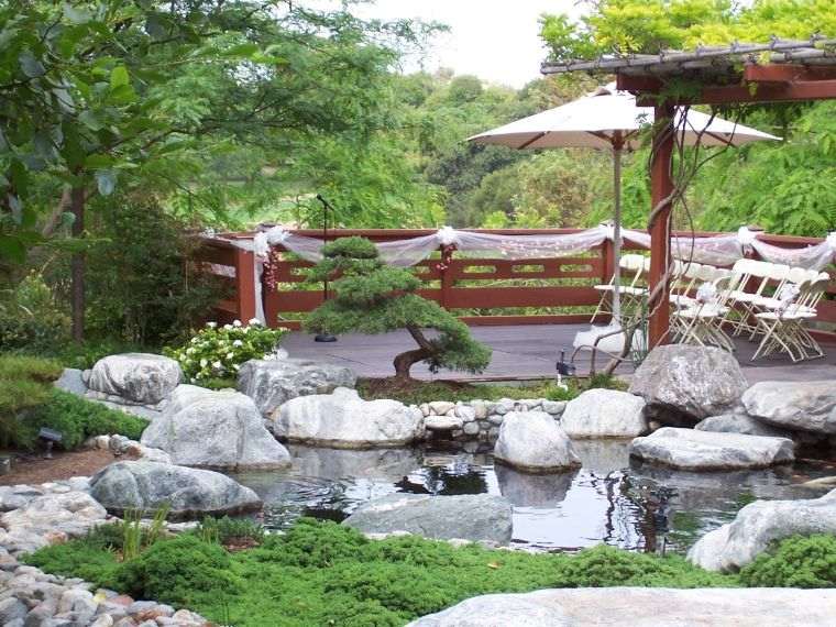 deco-jardin-japonais-rocailles-pergola-bois-terrasse