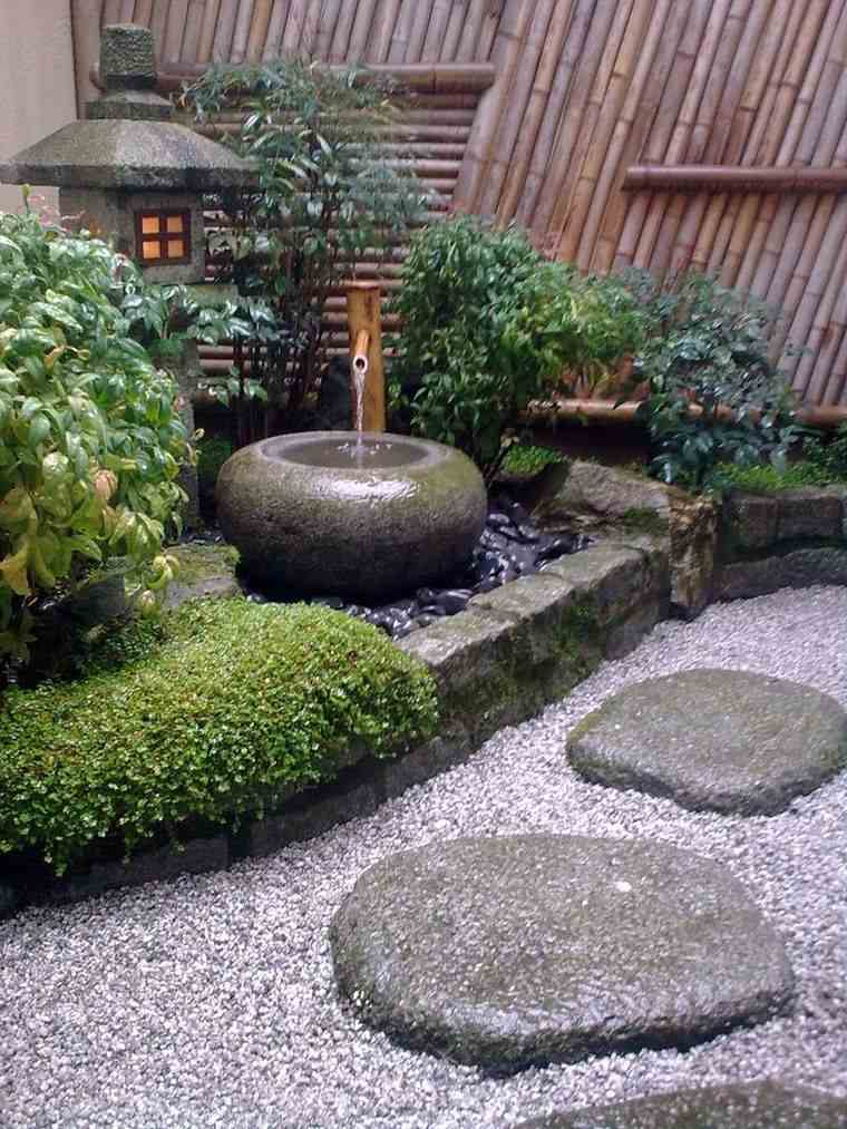 deco-jardin-style-japonais-petit-espace-coin-rocaille