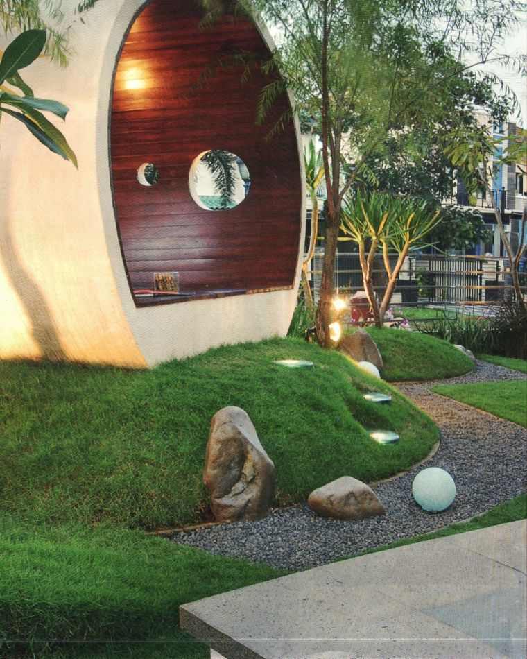 jardin-de-rocaille-abri-moderne-bois-idee-amenagement