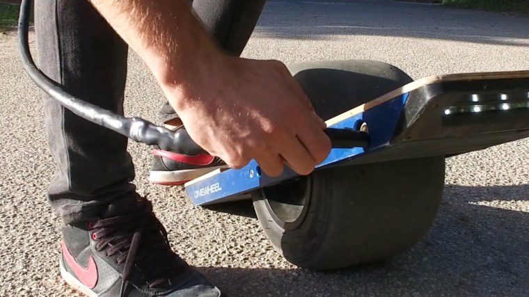 onewheel skateboard electrique-chargement-facile
