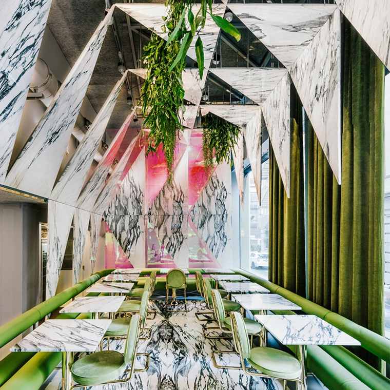 restaurant madrid romola-andres-jaque-designboom-marbre-tissu-cuir-vert-rose