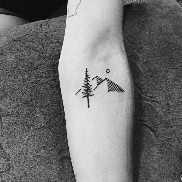 tatouage-nature-minimaliste-noire-et-blanc