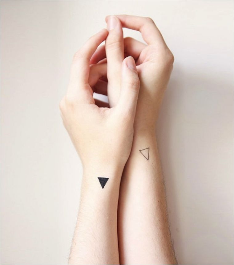 tatouages-discrets-couple-bras-femme-homme