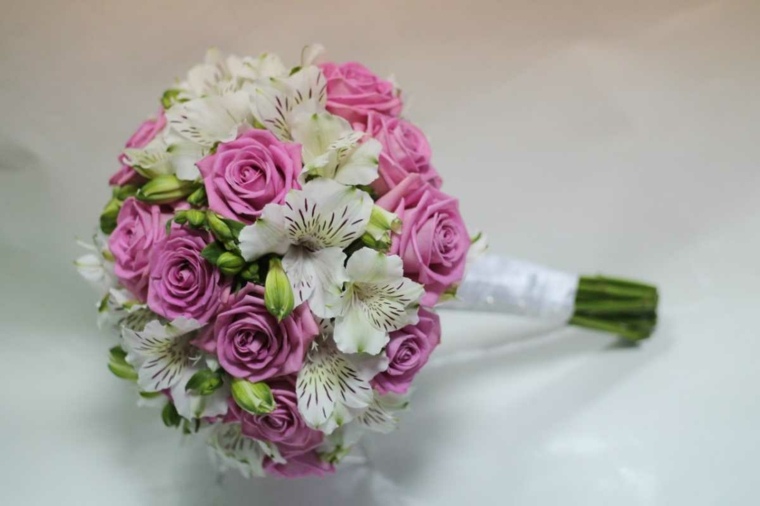 bouquet mariée roses-couleur-rose-pastel-2018