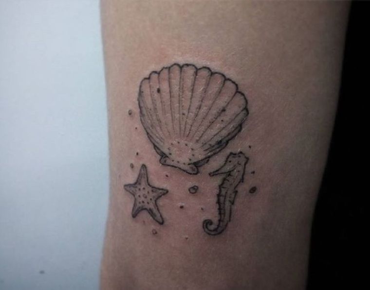 idée tatouage marin bras-femme-petit-motif-mignon