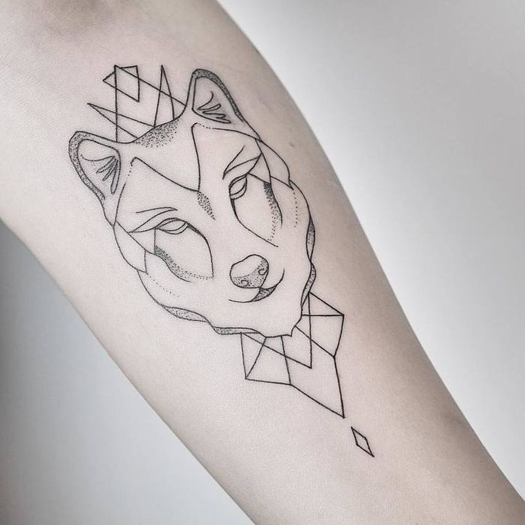 modele-loup-tatouage-geometrique-minimaliste