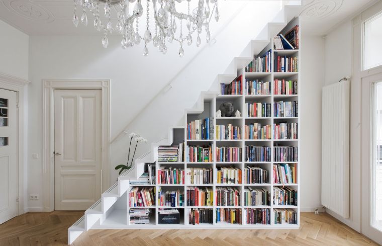 rangement-bibliotheque-moderne-idee-deco-livres-maison