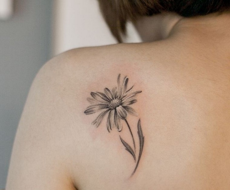 idée tatouage fleur tatouage femme