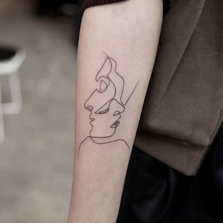 idée tatouage femme bras 