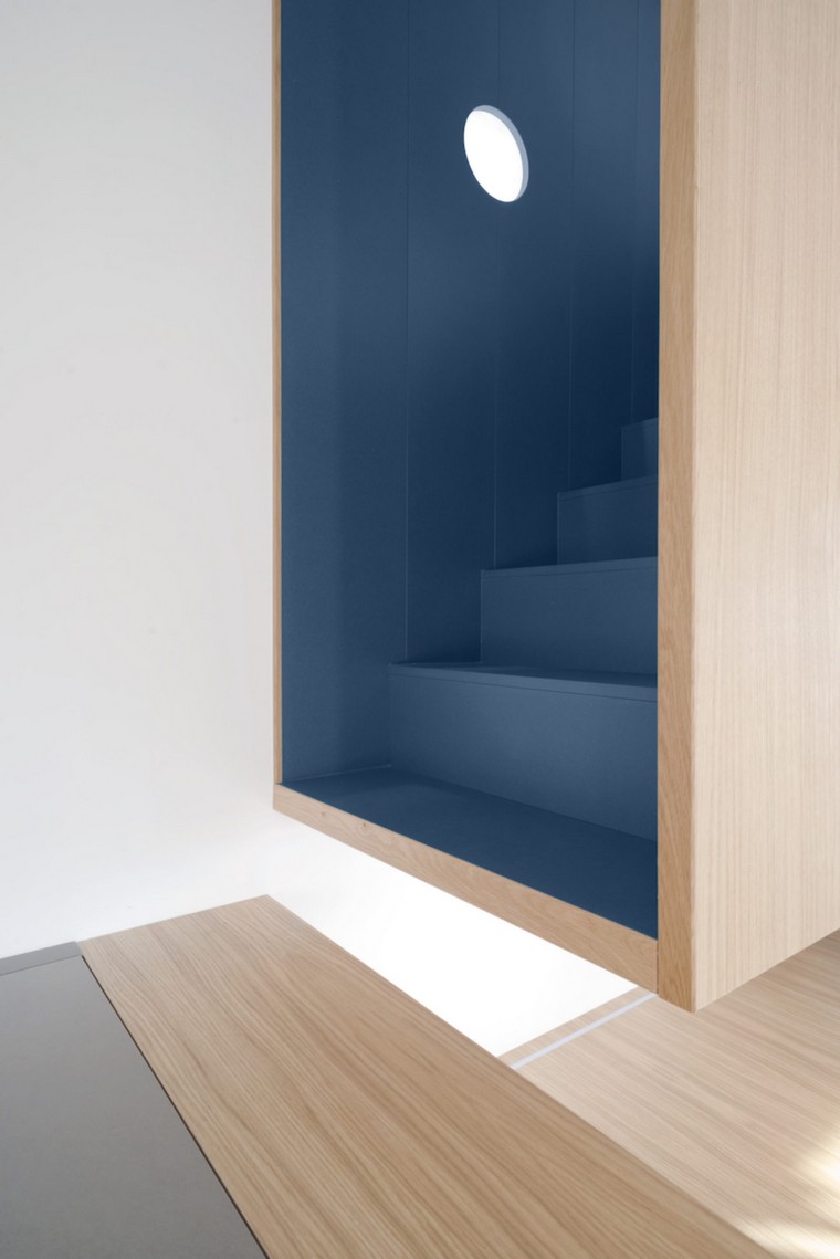 appartement-renove-design-interieur-escalier