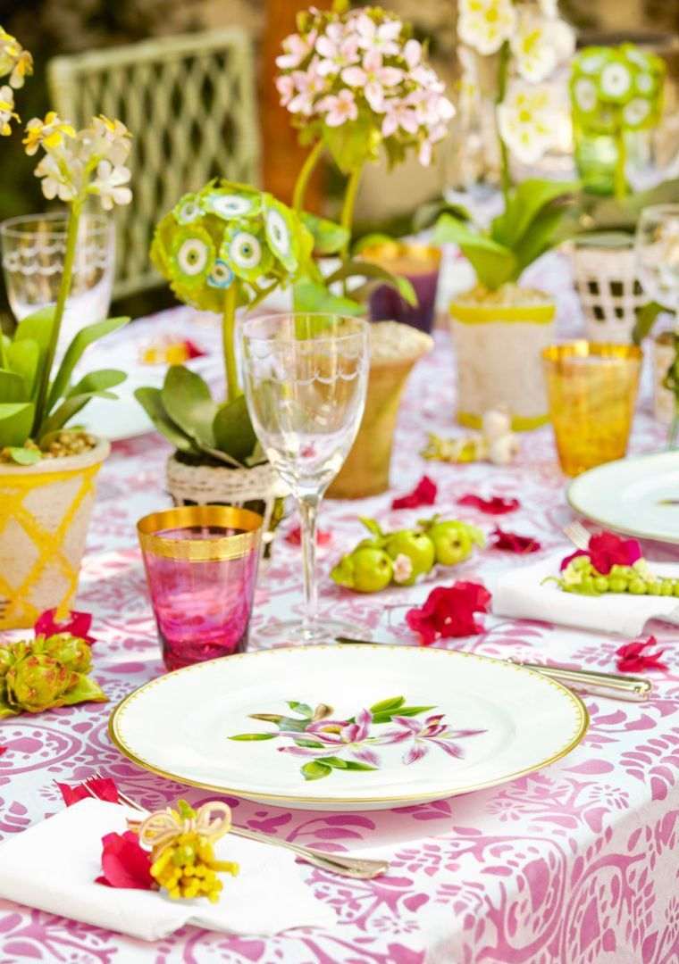 decoration-table-paques-moderne-nappe-motif-floral
