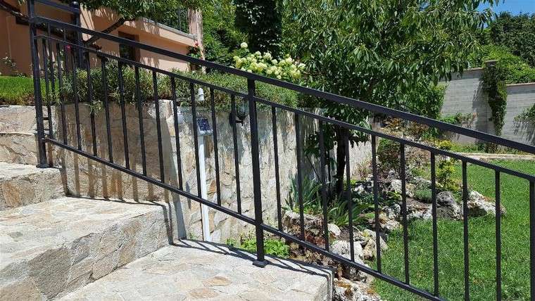 escalier-en-pierre-idee-jardin-amenagement