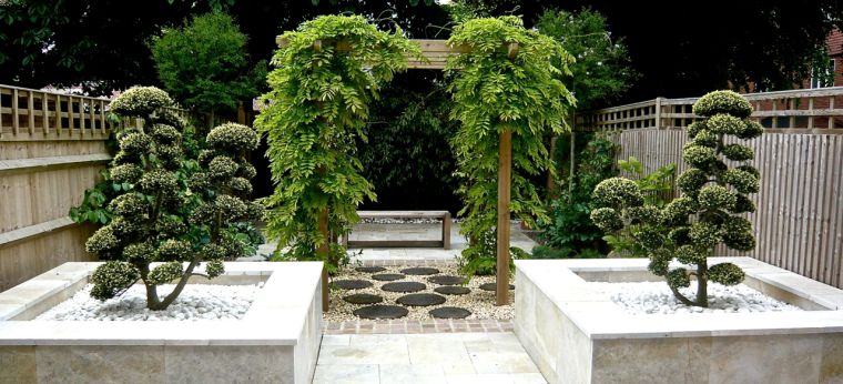 jardin-design-zen-ambiance-japonaise-plantes-cailloux