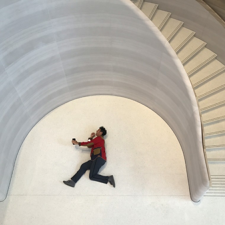 magasin Apple escalier-architectural-pierre-photo-originale