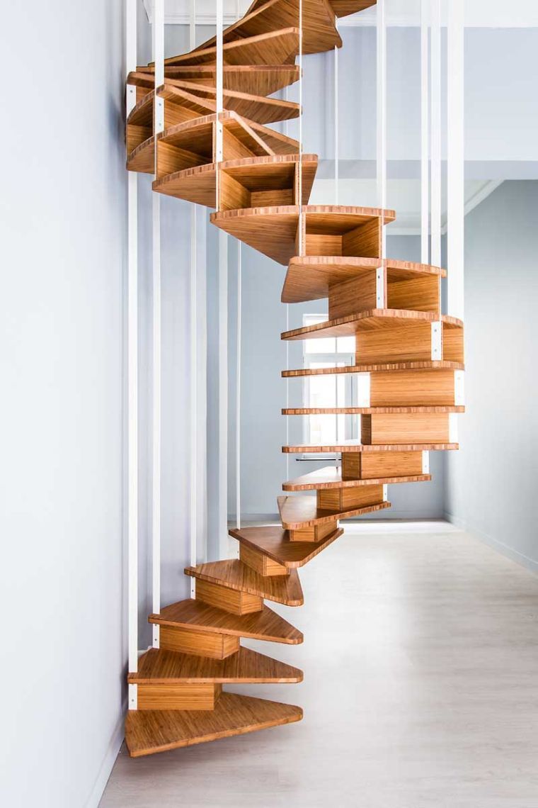 petit-escalier-moderne-bois-colimacon-design