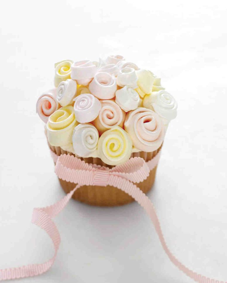 petit-gateau-de-mariage-cupcake-deco-florale