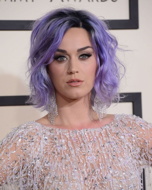 Katy-Pery-cheveux-violet