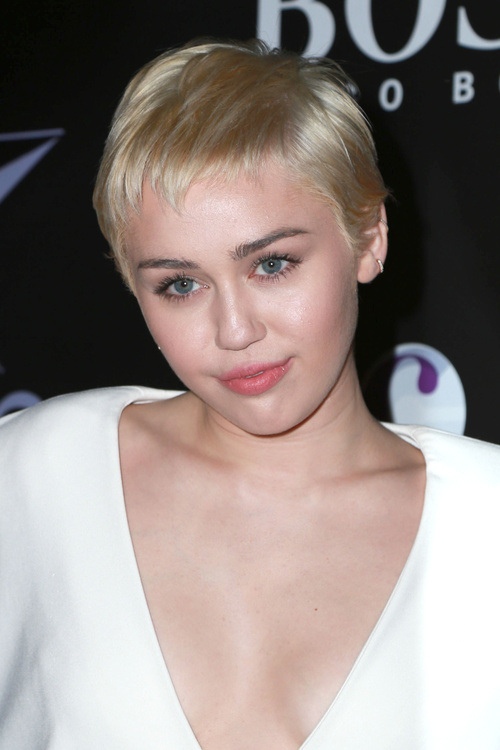 Miley-Cyrus-pixie-super-court