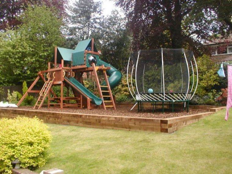 aire de jeux pour enfants trampoline-idee-amenagement