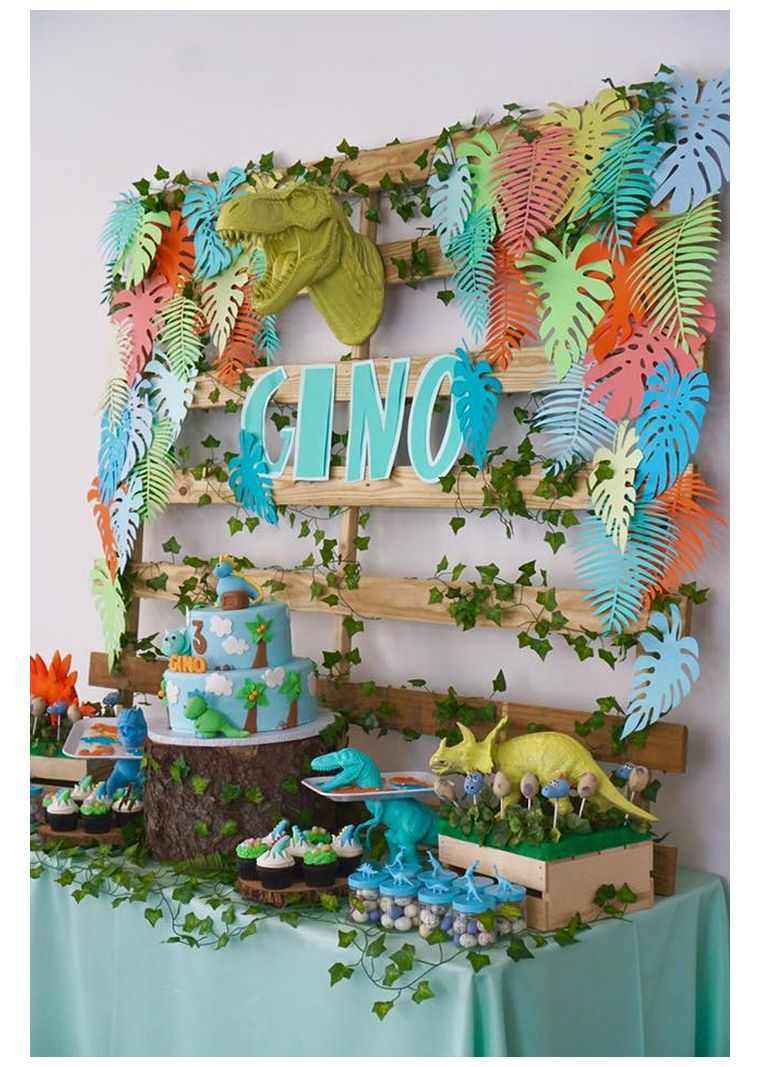 decoration-garcon-anniversaire-theme-dinosaure