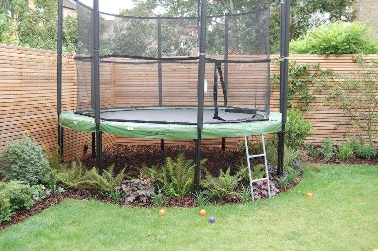 trampoline-aire-de-jeux-structure-jardin