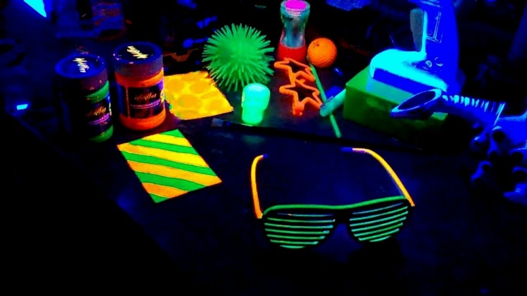 anniversaire fluo party objets-fun