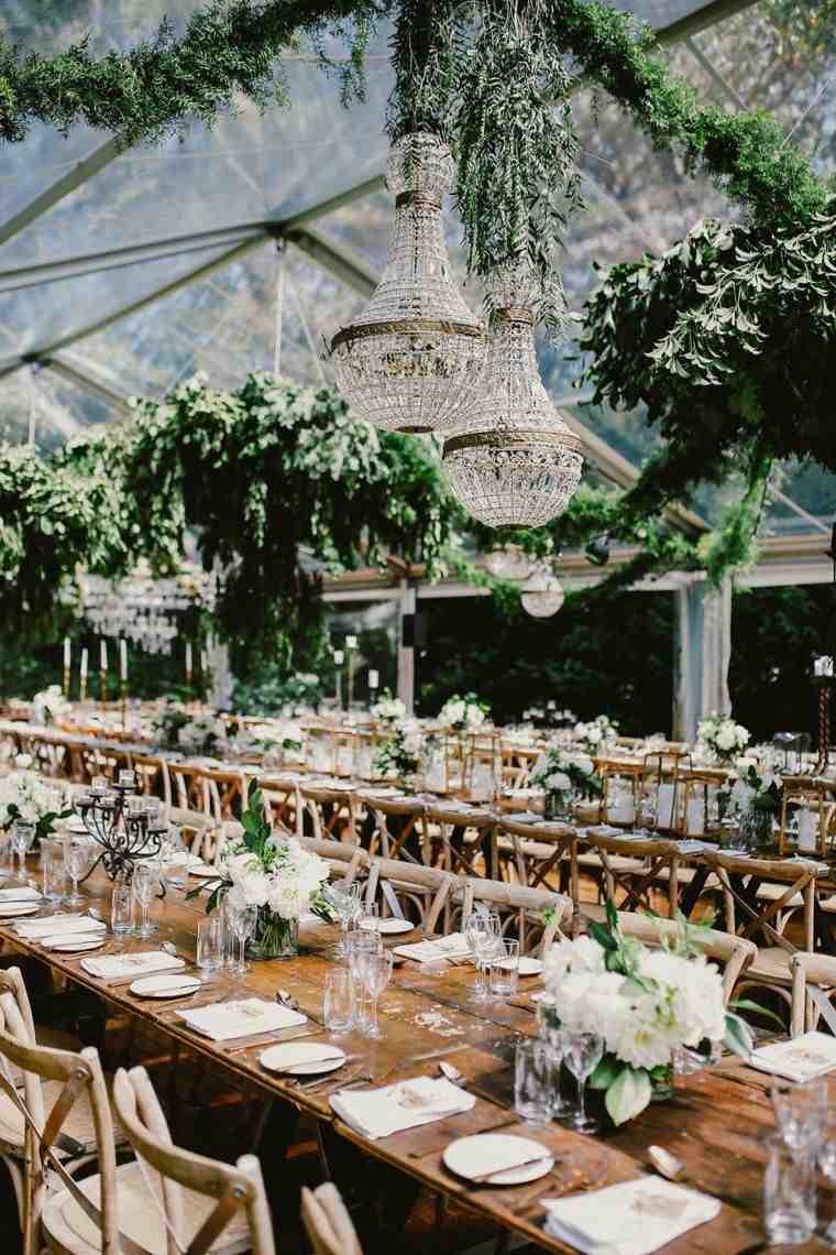 decoration-table-de-mariage-boho-exterieur-lustres