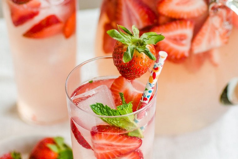 idee-boisson-rafraichissante-fraises-recette-cocktail