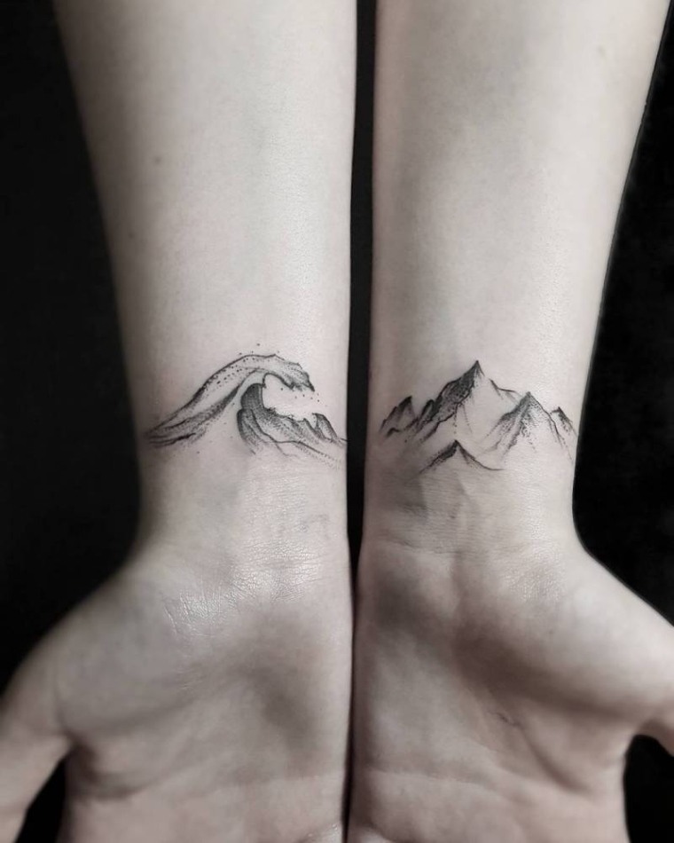 tatouage lineaire mer montagne