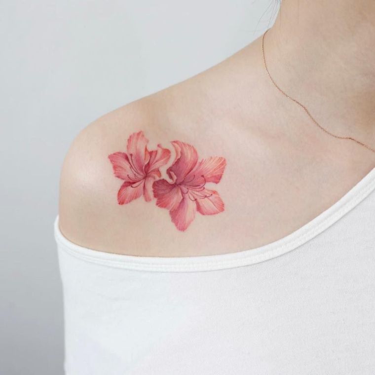 epaule-tatouage-femme-fleur