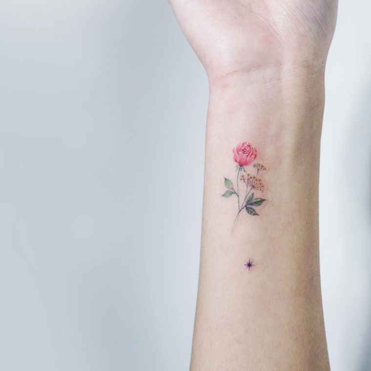 exemple-de-tatouage-pour-femme-fleur