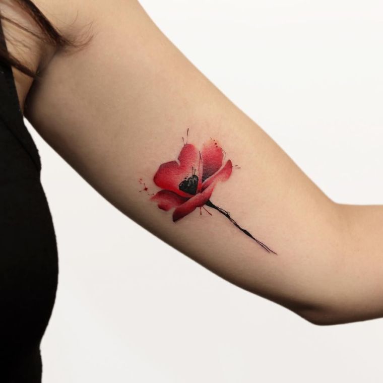 fleur-tatouage-signification-femme