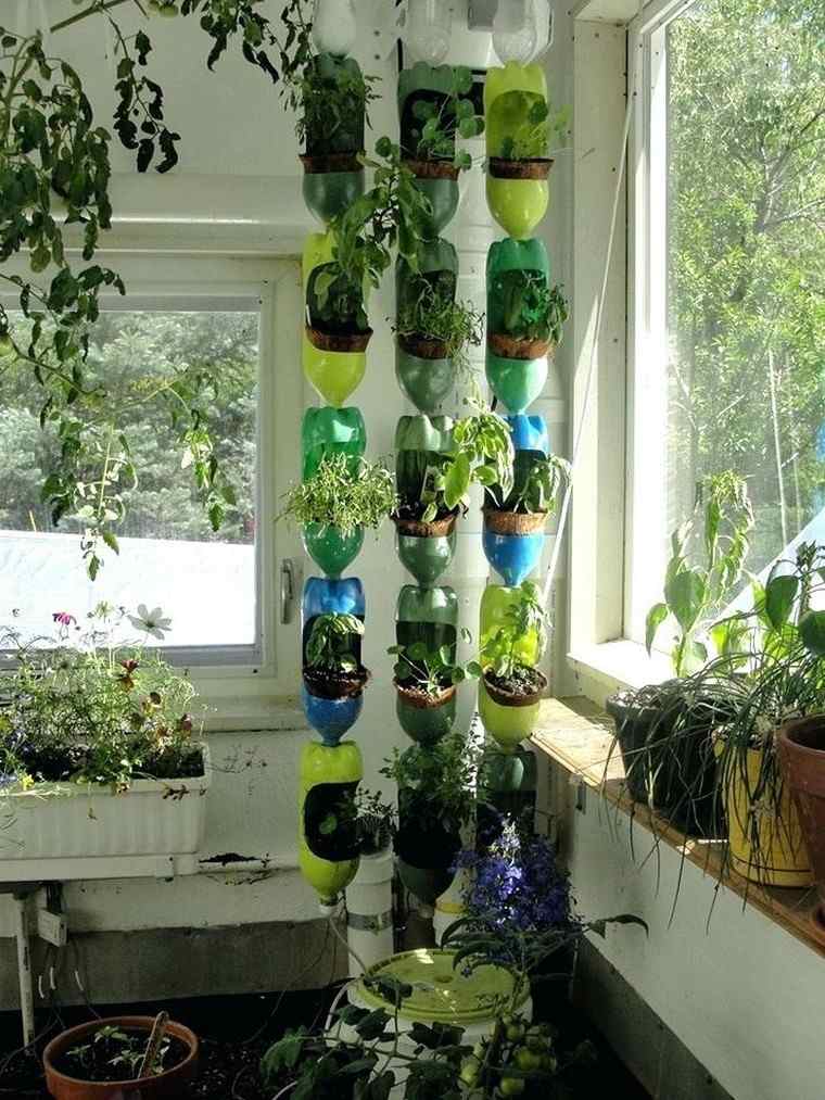 idee-bouteille-recup-terrasse-exterieur-plantes