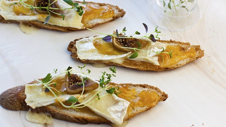 idee-recette-tartine-fromage-confiture
