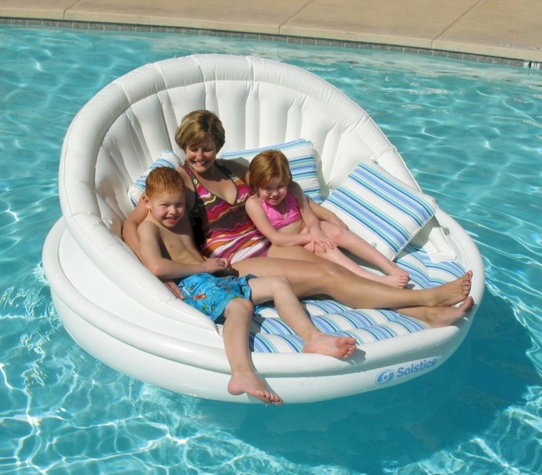 mobilier piscine fauteuil-gonflable
