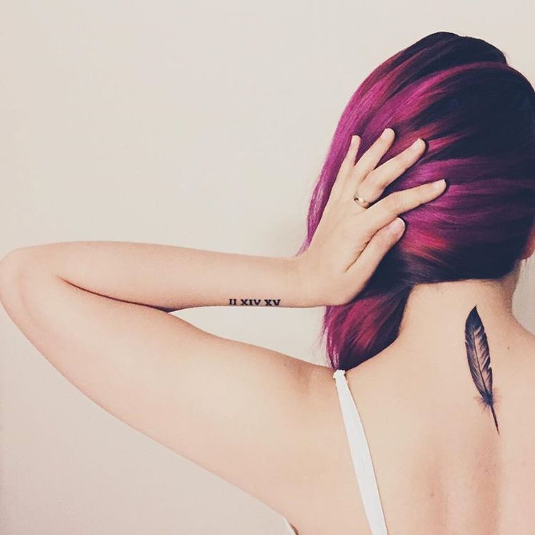 plume tatouage femme-idee-signification