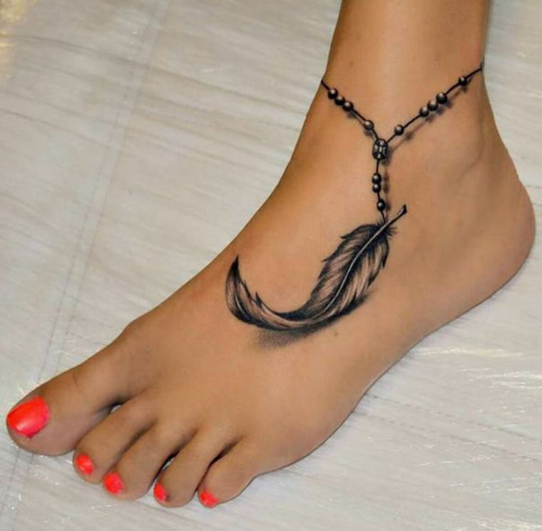 plume tatouage femme-pied-bracelet