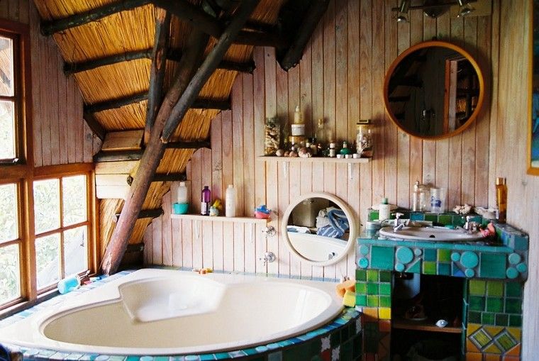 déco boho intérieur salle de bain moderne mur bois miroir