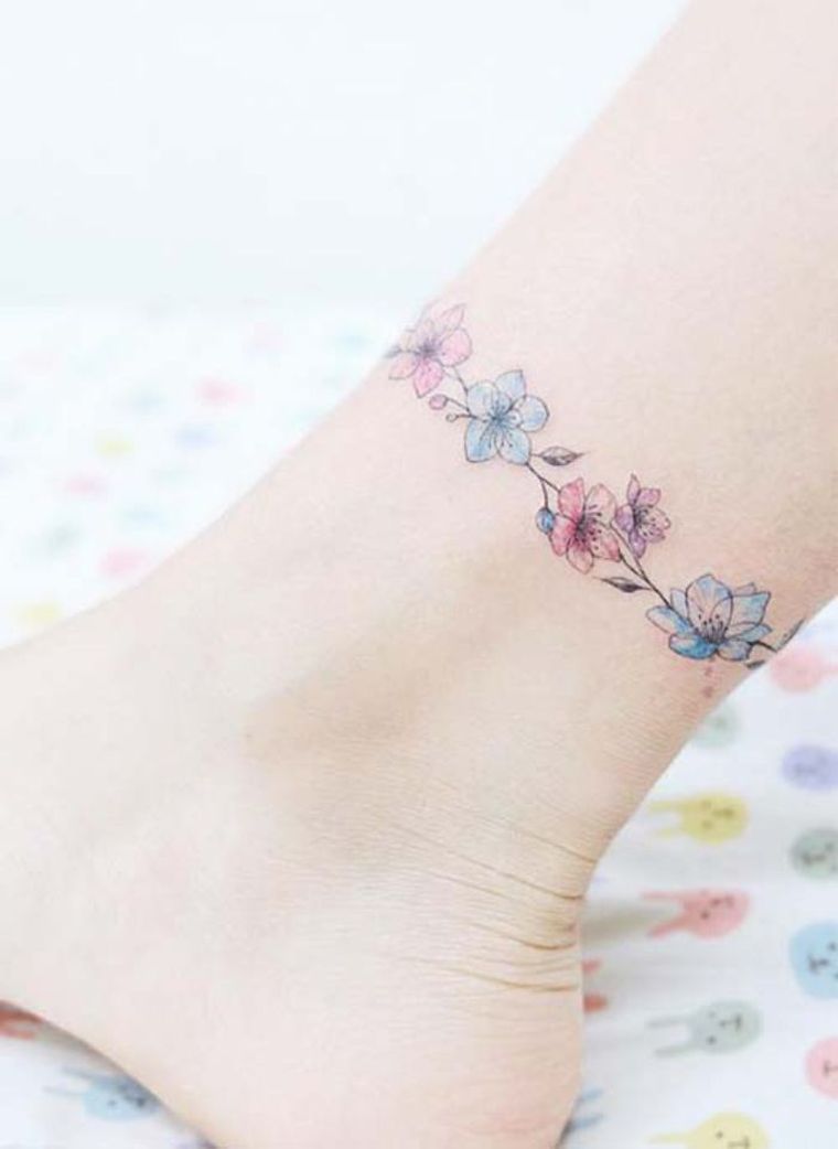 tatouage-bracelet-pied-femme