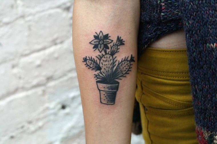 tatouage-cactus-femme-bras