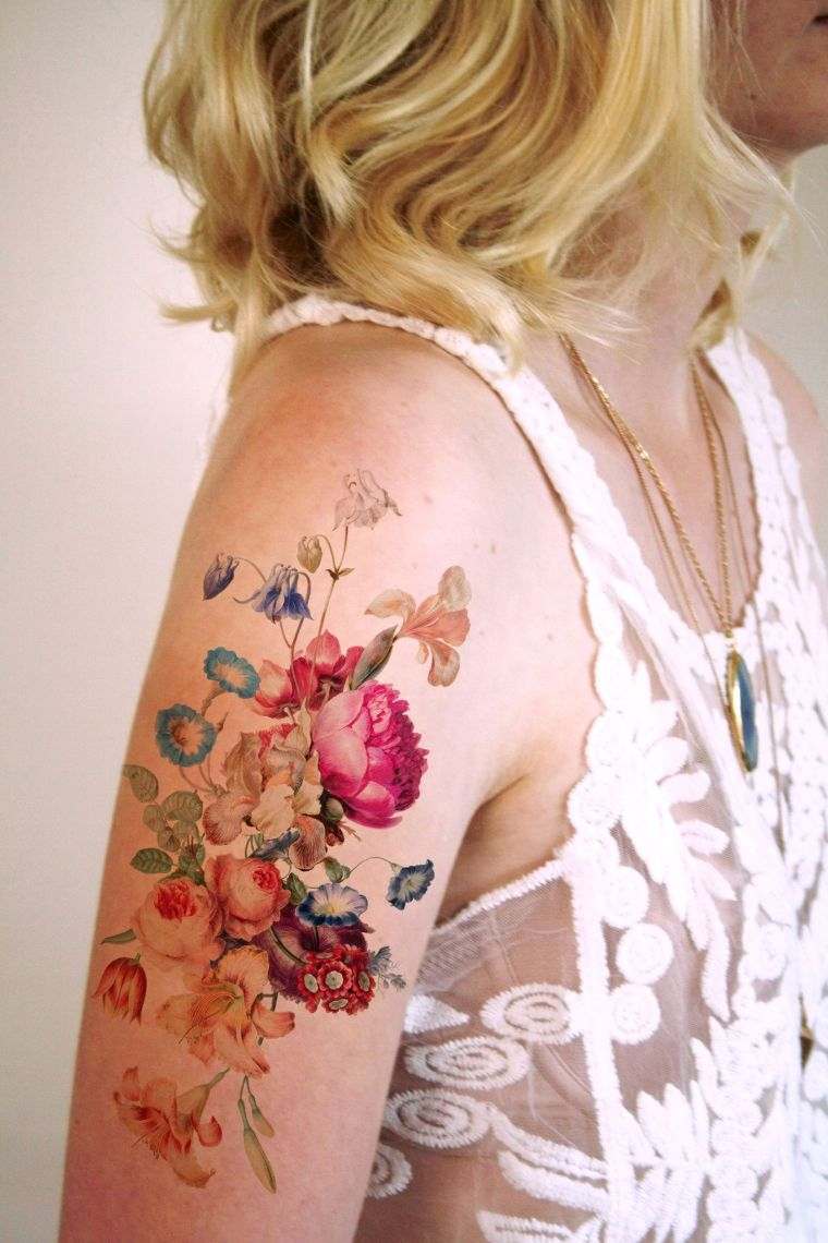 tatouage-femme-fleur-idee