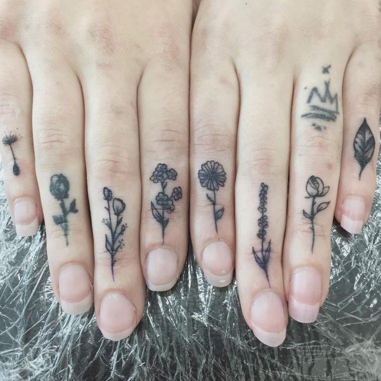 tatouage-fleur-doigt-femme