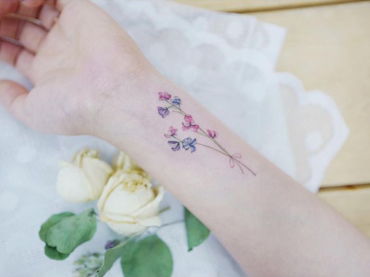 tatouage fleur signification femme