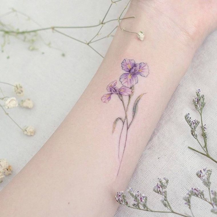 tatouage fleur signification idees-modeles